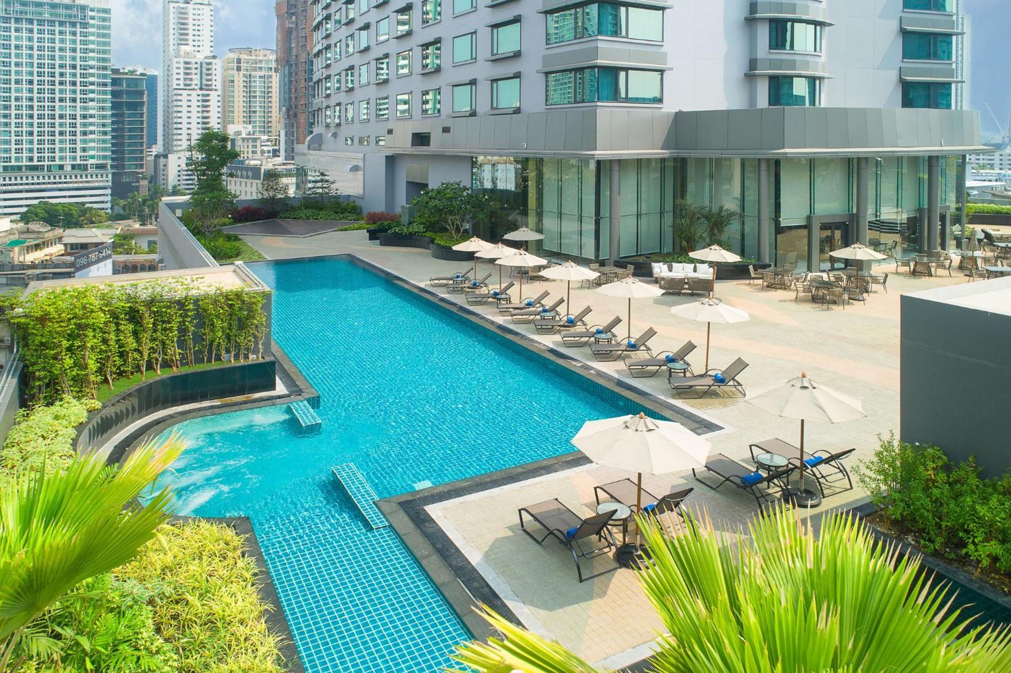 Hotel Nikko Bangkok Exterior photo The swimming pool at the hotel