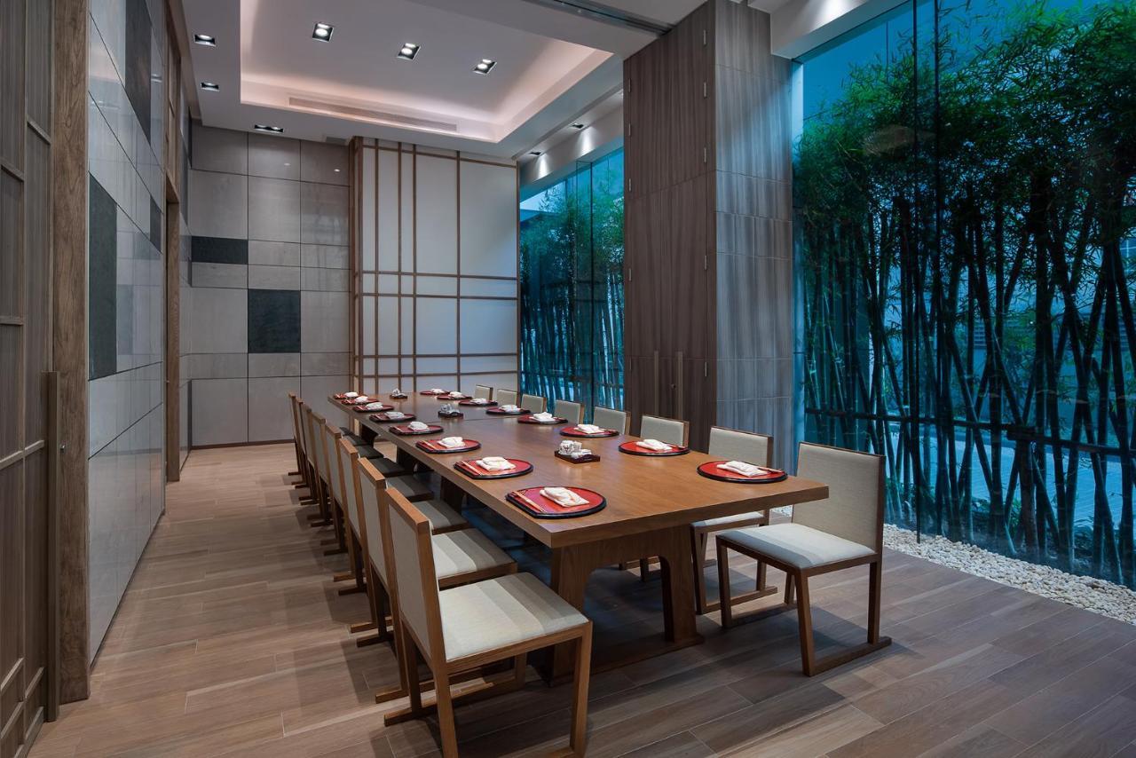 Hotel Nikko Bangkok Exterior photo The private dining room at the restaurant